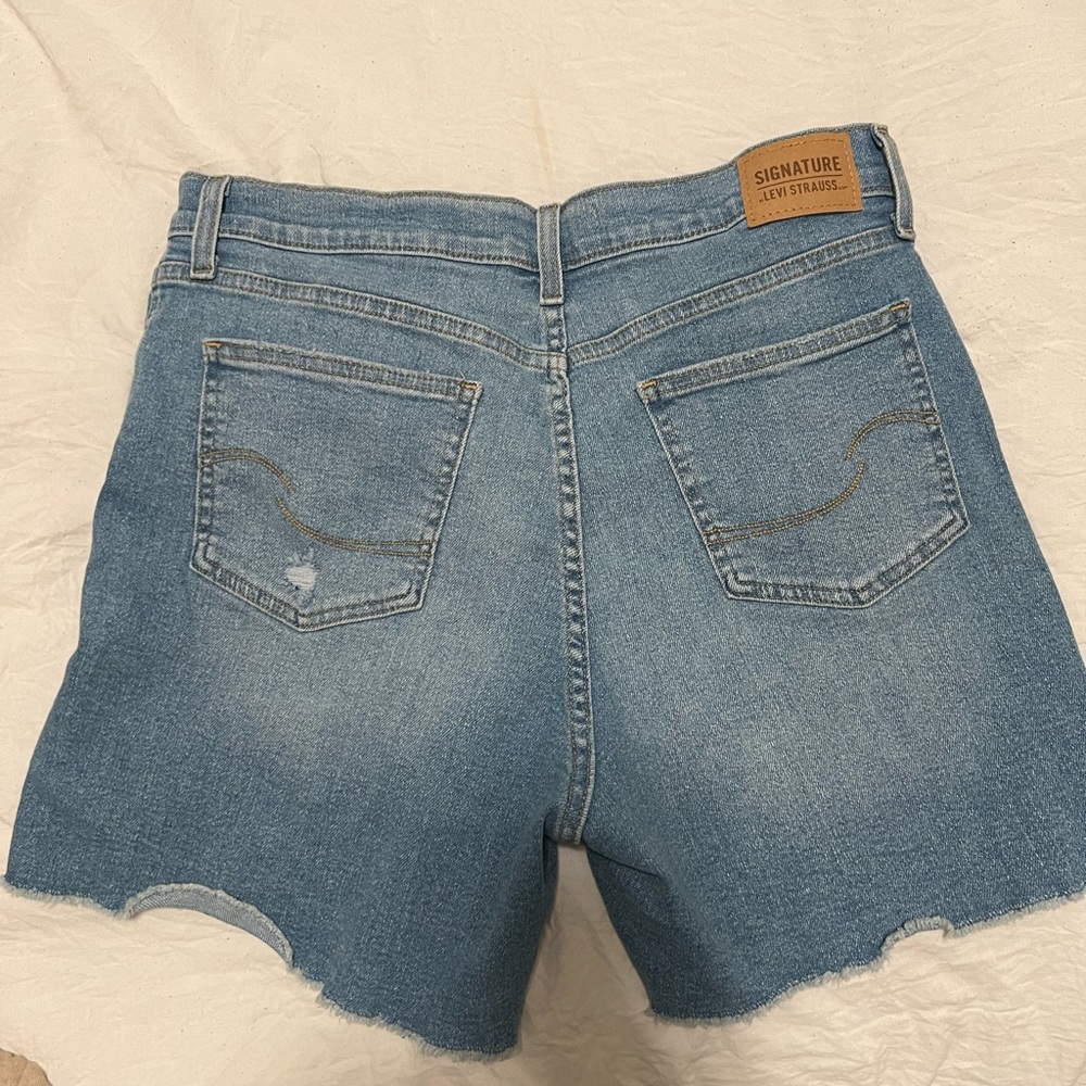 Levi’s cutoff shirts